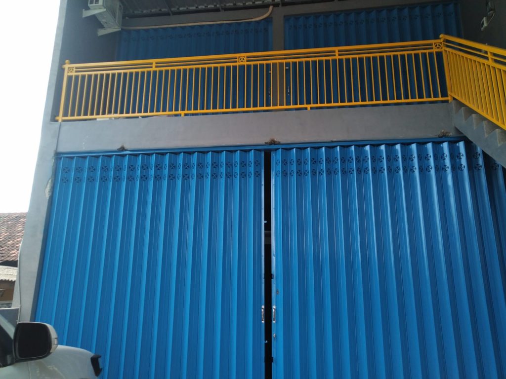 PINTU HARMONIKA JOMBANG,HARGA PINTU HARMONIKA,PINTU HARMONIKA SURABAYA,PINTU HARMONIKA MOJOAGUNG,PINTU HARMONIKA TUBAN,BENGKEL LAS PINTU HARMONIKA,PINTU HARMONIKA TERDEKAT,PEMBUATAN PINTU HARMONIKA,PINTU HARMONIKA,JASA PEMBUATAN PINTU HARMONIKA TERDEKAT