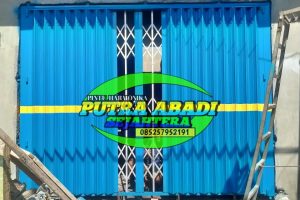 PINTU HARMONIKA JOMBANG,HARGA PINTU HARMONIKA,PINTU HARMONIKA SURABAYA,PINTU HARMONIKA MOJOAGUNG,PINTU HARMONIKA TUBAN,BENGKEL LAS PINTU HARMONIKA,PINTU HARMONIKA TERDEKAT,PEMBUATAN PINTU HARMONIKA,PINTU HARMONIKA,JASA PEMBUATAN PINTU HARMONIKA TERDEKAT
