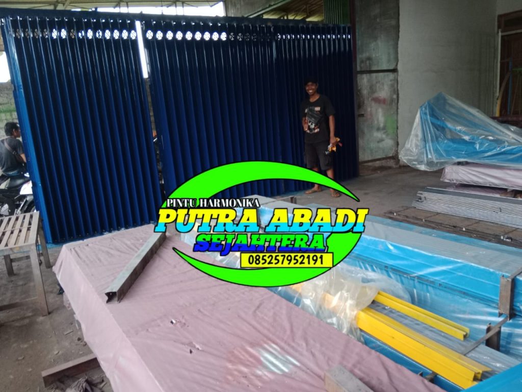 Jasa Pasang Pintu Harmonika Banyuwangi Murah dan Cepat PINTU HARMONIKA JOMBANG,PINTU HARMONIKA SURABAYA,PINTU HARMONIKA MOJOAGUNG,PINTU HARMONIKA TUBAN,HARGA PINTU HARMONIKA,BENGKEL LAS PINTU HARMONIKA,PINTU HARMONIKA TERDEKAT,PEMBUATAN PINTU HARMONIKA,PINTU HARMONIKA,JASA PEMBUATAN PINTU HARMONIKA TERDEKAT